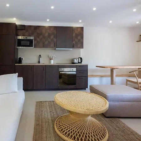 Beautiful 7p Center 250m Apartment *