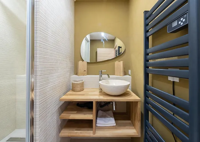 Beautiful 7p Center 250m Apartment *